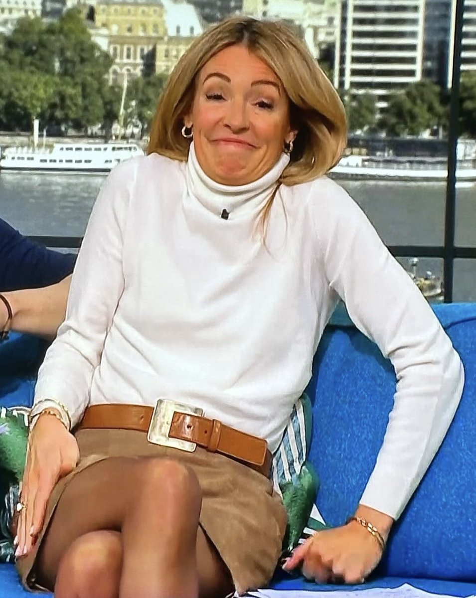 devioustrain's tweet image. Cat Deeley #blacktights ITV’s This Morning 14/01/26 at 10am