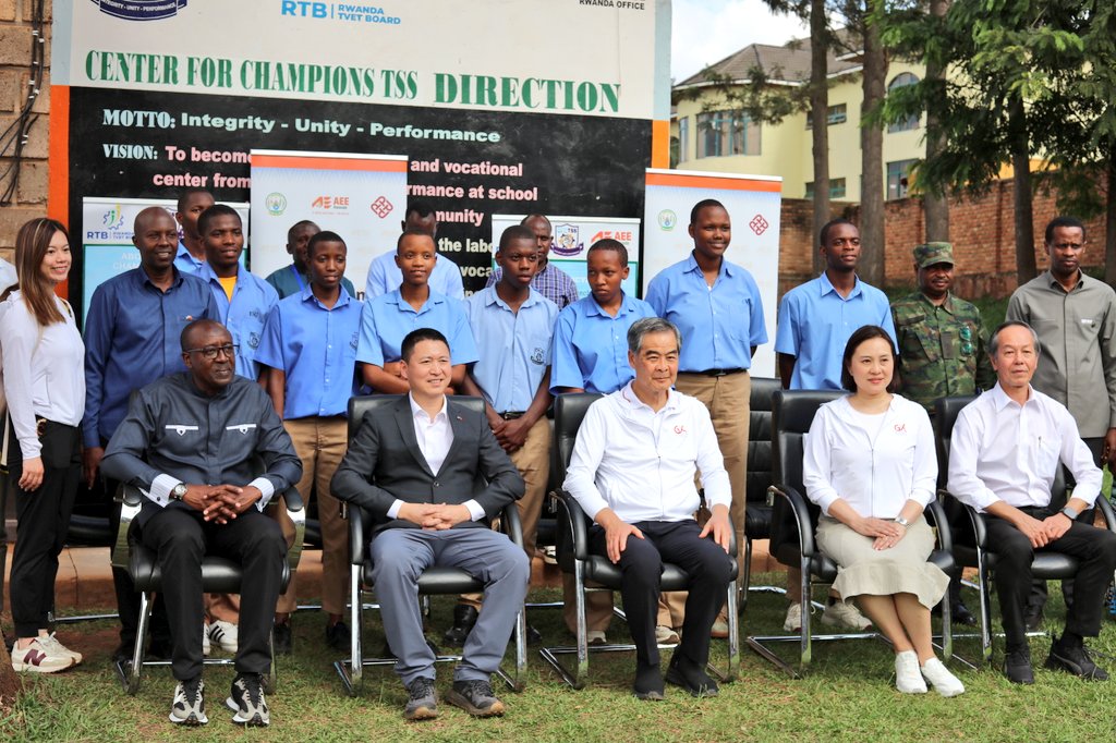 RwamaganaDistr's tweet image. Today Mayor @RadjabM and @aeerwanda Country Director received H.E Leung Chun-Ying, Chairman of GX Foundation and Amb. Gao Wenqi of @ChinaEmbinRW who visited AEE-funded projects in our District; including Center for Champion TSS and solar energy to residents of Byinza Cell,Rubona.