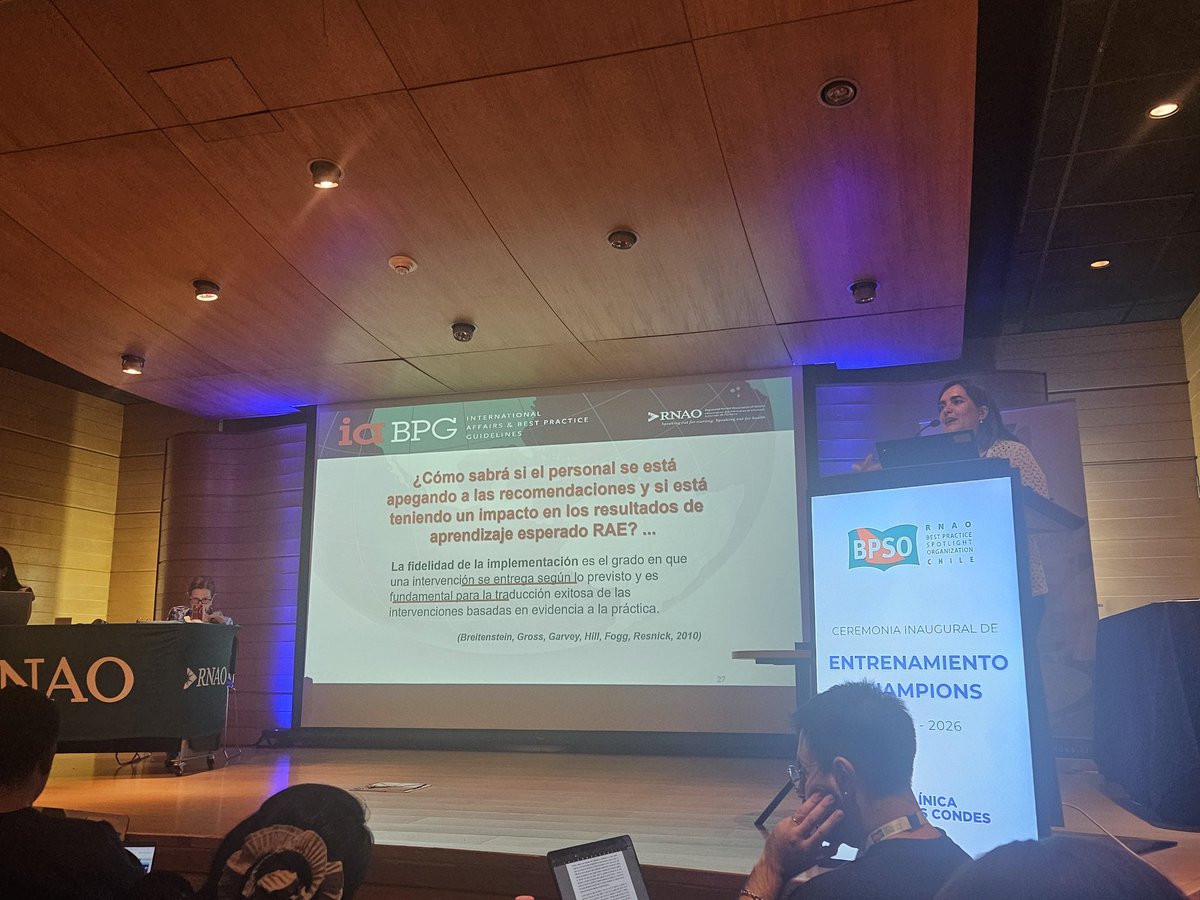 Nataarriagada's tweet photo. Seguimos !! Ahora BPSO Hospital San Borja capacitando sobre monitoreo y evaluacion. Qué importante !!! 💪🫰 #BPSOCLC @RNAO @DorisGrinspun https://t.co/A4PcPQjTpH