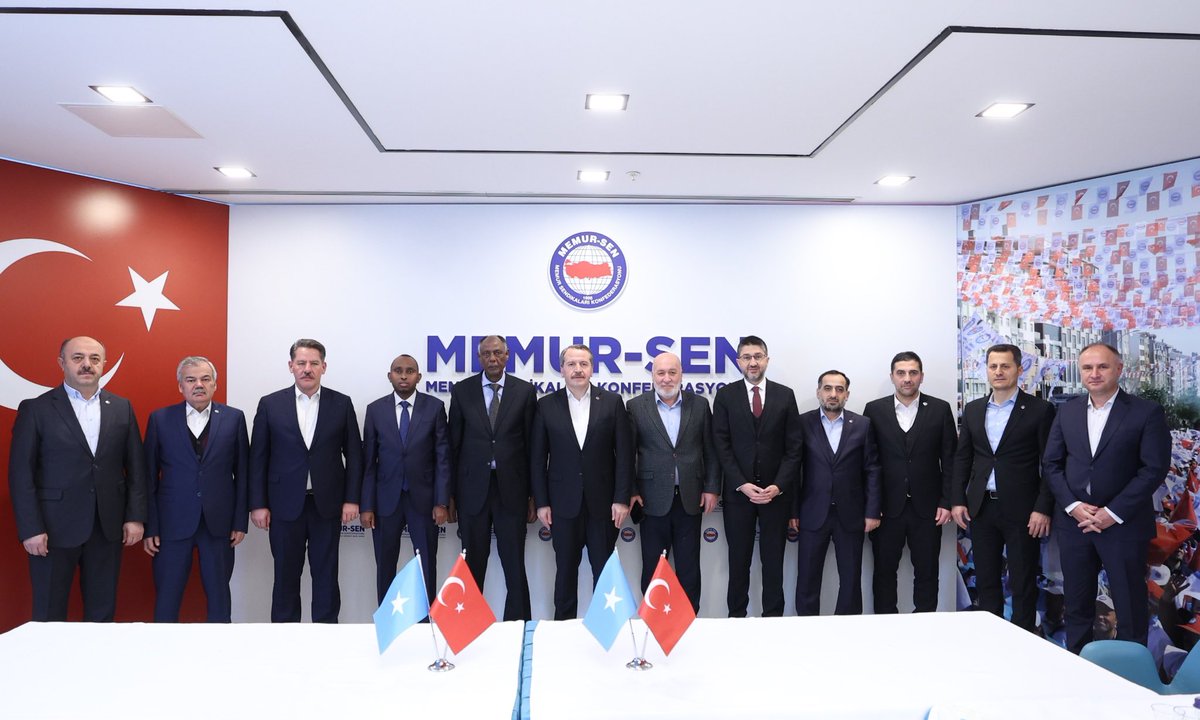 MemurSenFr's tweet photo. Nous avons accueilli le ministre somalien du Travail et des Affaires sociales, Prof. Dr Salim Alio Ibro, et sa délégation, afin d’évaluer les relations bilatérales entre la Turquie et la Somalie. https://t.co/11Kx6X7vDE