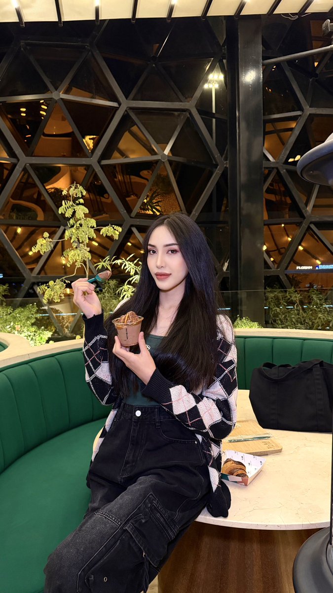 trinkrets's tweet photo. #ladyboy_both_in_Riyadh 
#ladyboy_saudi 
#ladyboy_in_riyadh
WA +971 56 105 9️⃣2️⃣6️⃣4️⃣ https://t.co/7tHYZRmGsm