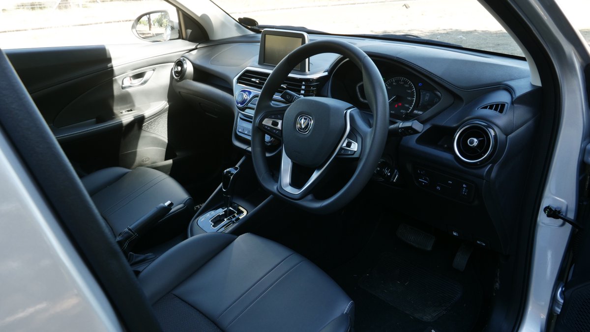 SnapChange's tweet image. 1st test car of 2026 - Changan Alsvin 1.5L DCT

It Rivals the Suzuki Dzire and Honda Amaze with a more powerful engine,  smoother dual clutch gearbox and solid build quality

Changan Alsvin 1.4L MT - R238,000
Changan Alsvin 1.5L DCT - R271,200
Includes 5 year/150,000km warranty