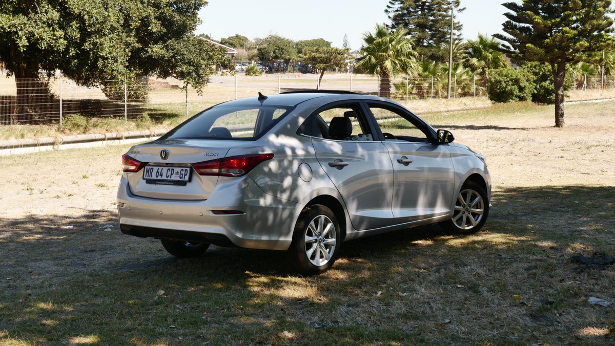 SnapChange's tweet image. 1st test car of 2026 - Changan Alsvin 1.5L DCT

It Rivals the Suzuki Dzire and Honda Amaze with a more powerful engine,  smoother dual clutch gearbox and solid build quality

Changan Alsvin 1.4L MT - R238,000
Changan Alsvin 1.5L DCT - R271,200
Includes 5 year/150,000km warranty