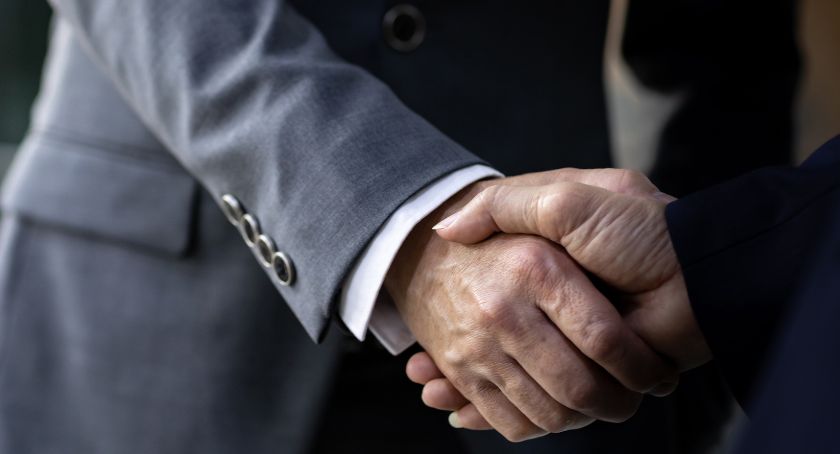 NutWorld's tweet image. Supplement retailer @iHerb has acquired @Vitacost, an e-commerce brand with more than 40,000 products, from @kroger. 

Read More ➡️ hubs.ly/Q03-Nr1j0 

#supplements #dietarysupplements #vitamins #nutraceuticals