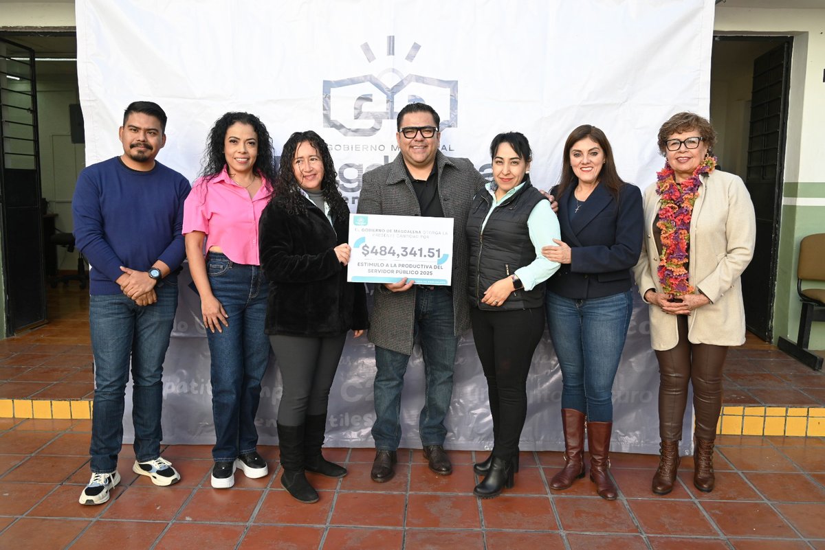 ingmarcotrejo's tweet photo. A lo largo de estos años he caminado acompañado de mujeres y hombres profundamente comprometidos. Más que empleados municipales, son mi equipo, personas que todos los días dan la cara por nuestra gente y hacen posible que este gobierno funcione. #MagdalenaSigueAdelante https://t.co/zuuFgtNTcF