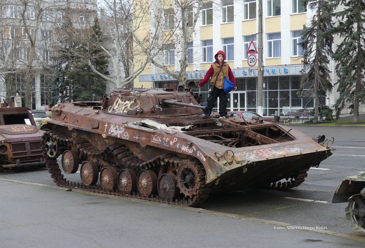 PECDDHH's tweet image. Futuro... ¿QUE FUTURO?
Mientras unos pocos líderes violentos juegan a la guerra en Ucrania y en tantos otros lugares del mundo, los sueños de millones de personas se hacen trizas por culpa de Putin y Trump, incluso los de quienes les aplauden y ríen las gracias sin comprender que…