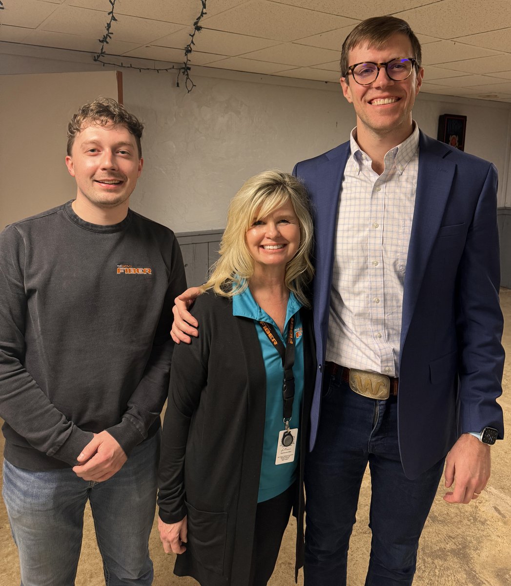 Andrew Endres and Tracy Parrish represented Mid Century Fiber at the Elmwood Development Association Annual Meeting last night. Rep. Travis Weaver highlighted key economic development projects and the critical role reliable broadband plays in helping our communities grow.