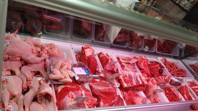 La carne duplicó la inflación anual: cortes subieron 71% en 2025.

El sector atribuye el encarecimiento a una menor disponibilidad de animales, primero por la sequía y luego por las inundaciones.

agendapyme.com.ar/2026/01/14/la-…