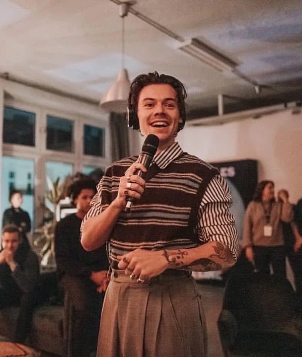 Elena. 💐 tweet media