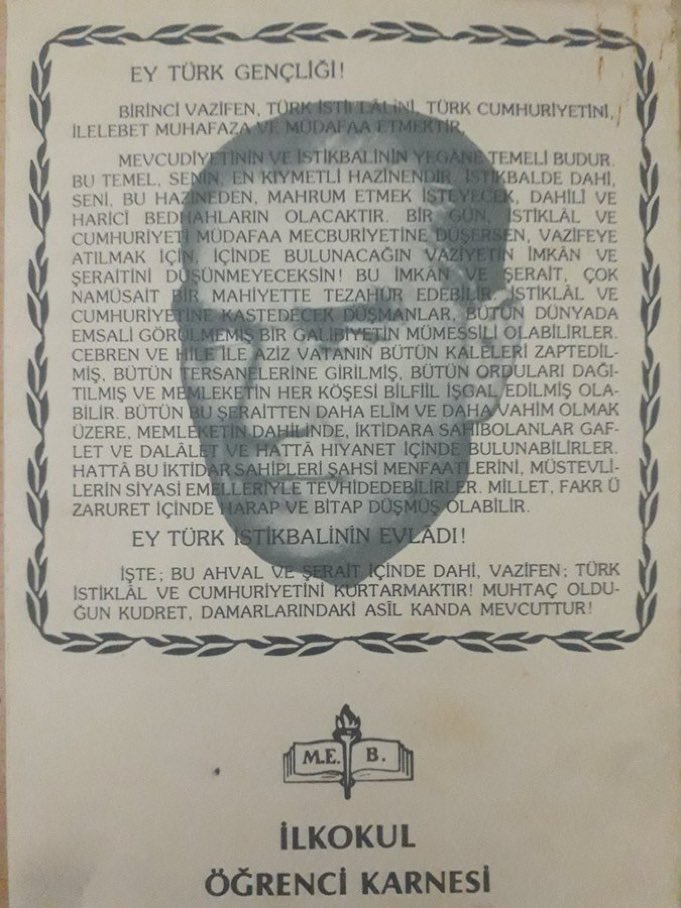 Karnelerin üzerinden Atatürk resmini kaldıran zihniyete sesleniyorum iki yanlış bir doğru etmez!Resimlerini silince unutacağız zannediyorlar!Siz Atatürk sevgimizi çok hafife alıyorsunuz onu silmeye çalıştıkça o bizlerin gözünde  daha da büyüyor!O yüzden 👇
#yusuftekini̇stifa