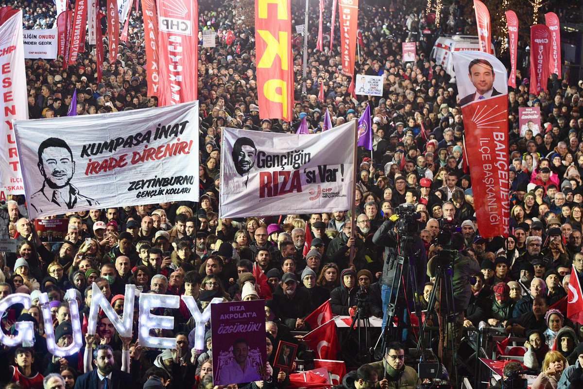 alperyegin_'s tweet image. Cumhurbaşkanı adayımız Sayın Ekrem İmamoğlu ve yol arkadaşlarımız için,
Genel Başkanımız Sayın Özgür Özel’in öncülüğünde Beşiktaş   Barbaros Meydanı’nda  vatandaşlarımızla özgürlük ve demokrasi çağrımızı güçlü bir şekilde dile getirdik.

Milletimizin iradesini korumaktan, hak ve…