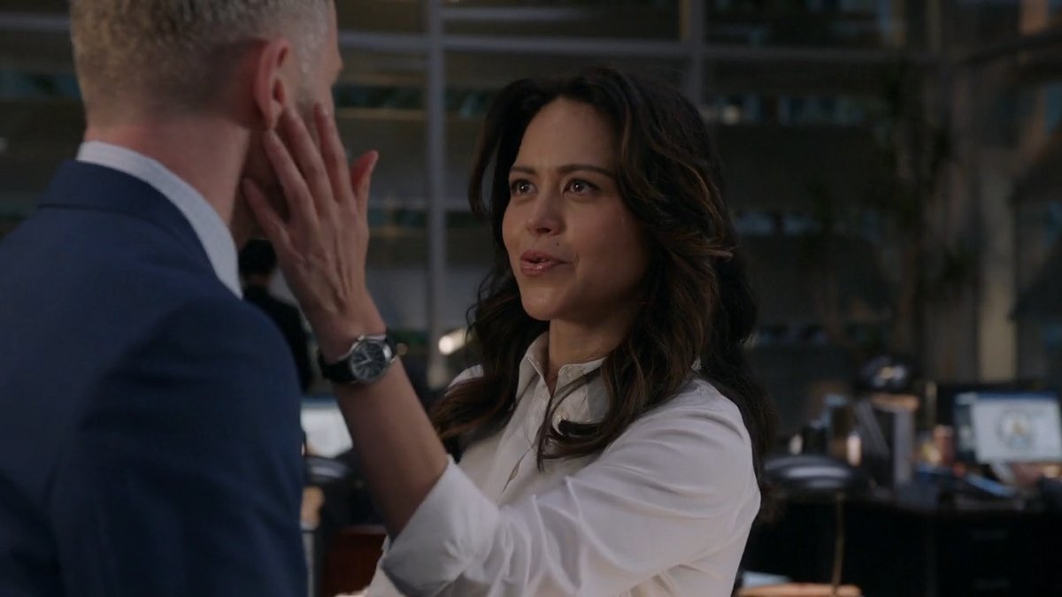 liarsgrande1989's tweet image. giggling and kicking my feet at these scenes WOPEZ ILYSM #therookie