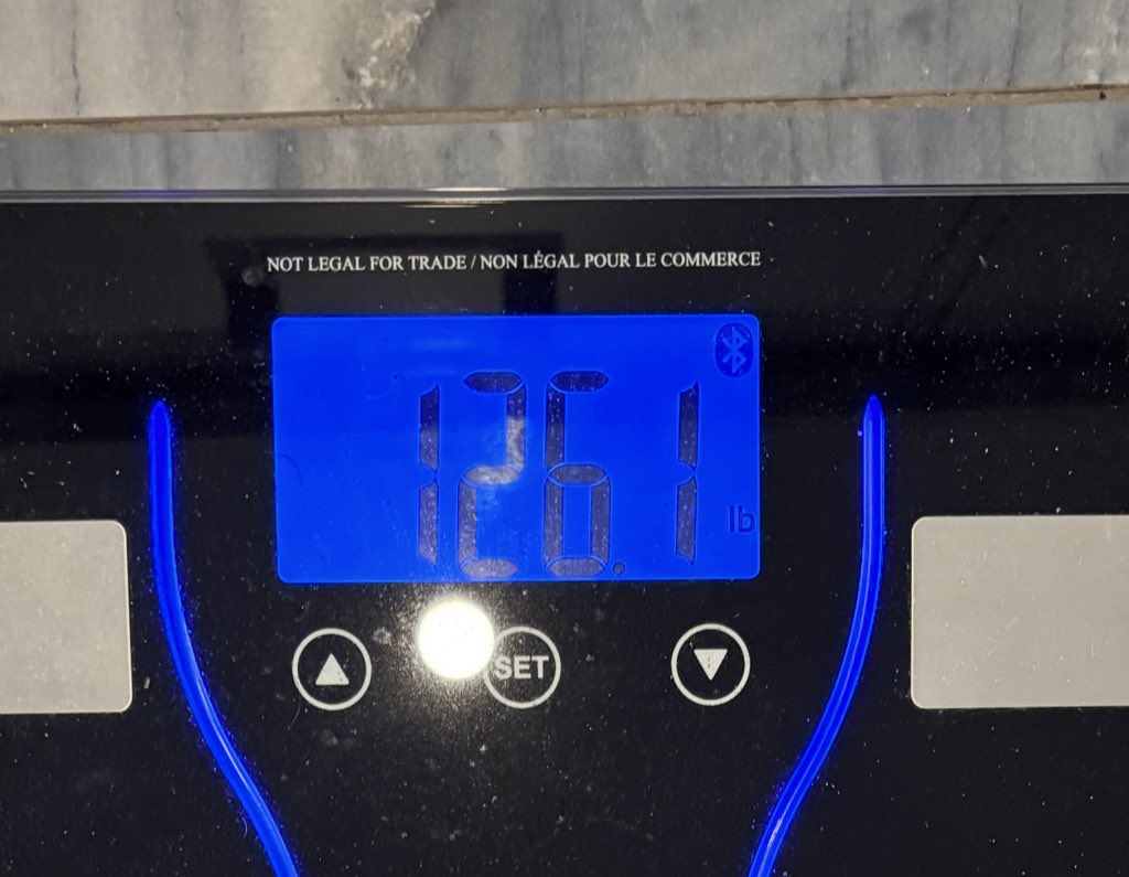 paper_do11's tweet photo. Down 4 pounds in 4 days lets keep it up 🥳 https://t.co/YGd9iyACQX