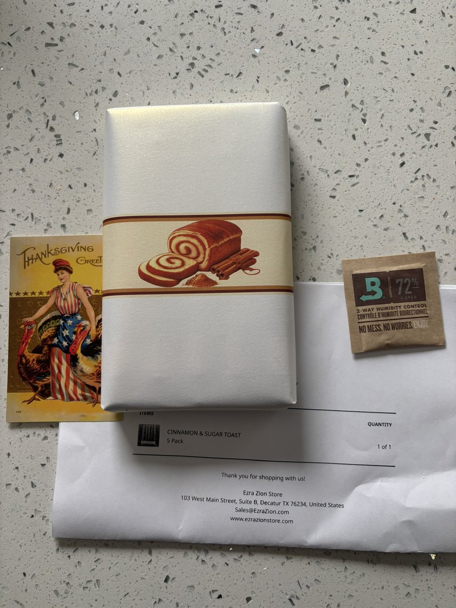 Shed_Stories's tweet photo. The scent 🥰
Off to the darkest corner of the humidor you go 😆
#ezrazion #cigars #Cinnamon #sugar #toast #botl https://t.co/uWH8z2S7M9