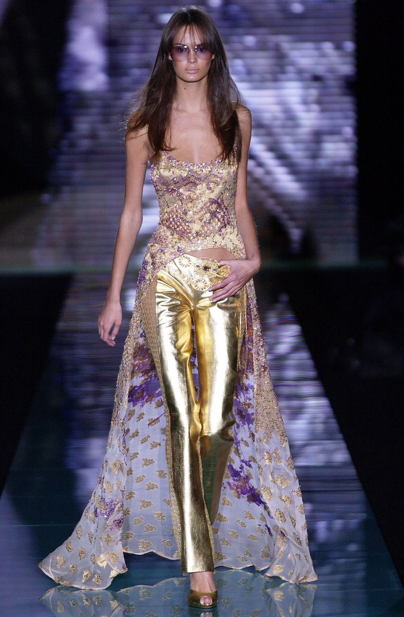 Hande Ercel wearing archive Elie Saab, Spring 2003 Couture ⭐️