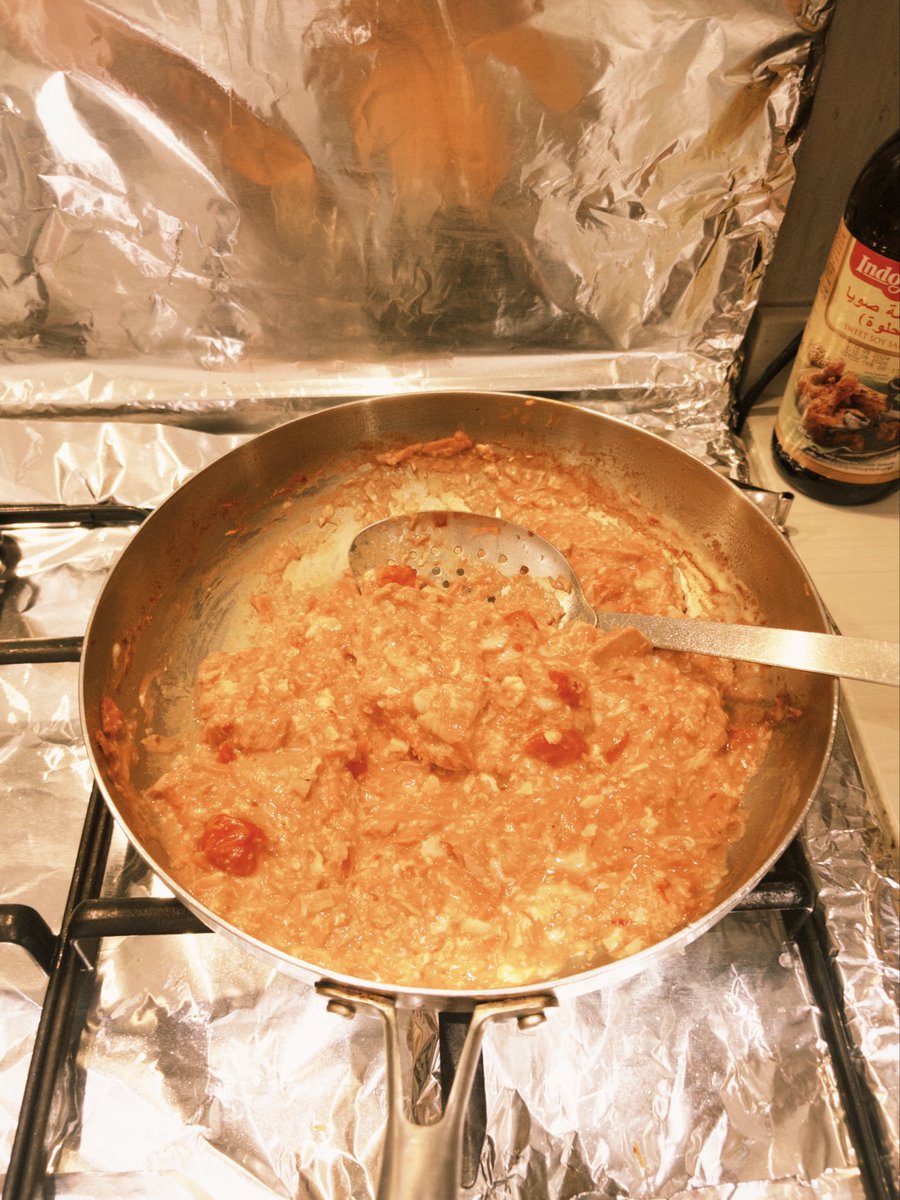 wtccd's tweet image. هاذي الخلطه الفنانه الملغمه بالبروتين وبتقفل احتياجي سلقت معها مكرونة رامن وسيتم اكلها😋