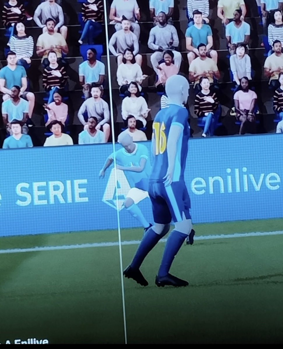 paolecchia86's tweet photo. @90ordnasselA Tra Hellas e Parma sta diventando tutto patetico. Da oggi si può segnare d’avambraccio visto che la spalla è in gioco. https://t.co/jtX8Qquml2