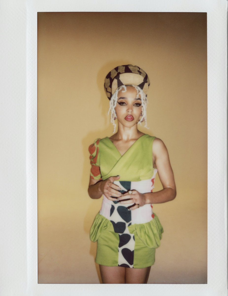 FKAtwigs's tweet image. happy birthday caprisongs