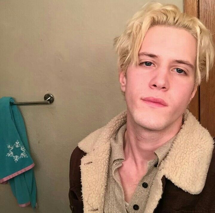 flipsidxz's tweet image. que saudades se quando o charlie era gente