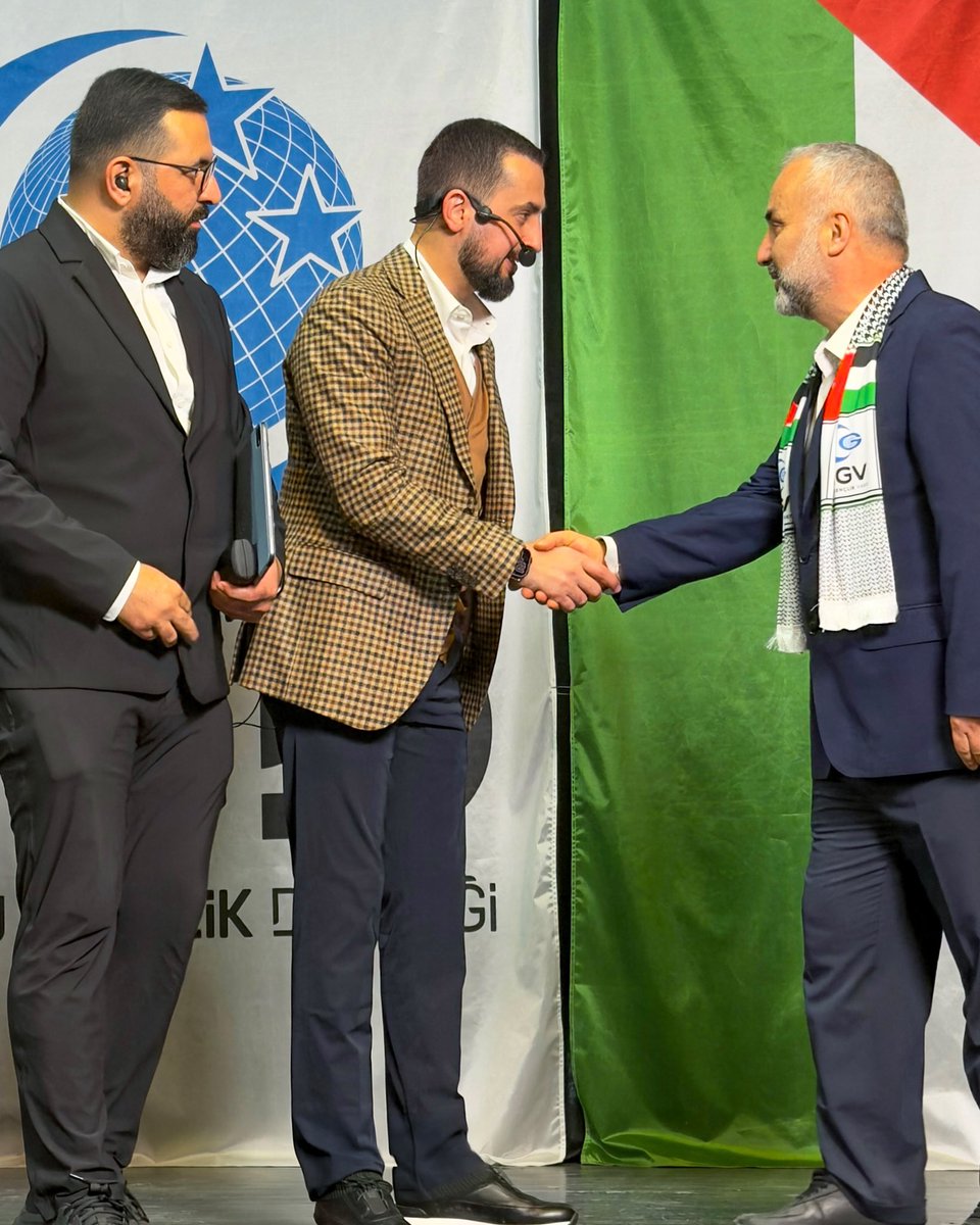 mehmedimyldz's tweet photo. AGD'nin daveti ile Bursa'da Mekke'nin Fethi programına katıldık. https://t.co/FE4fnJfRXd