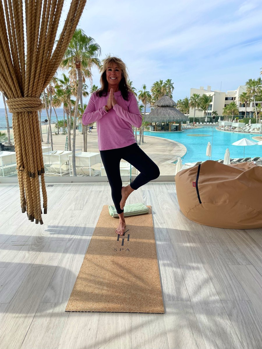 Perfect start to the day - Yoga ❤️

#Cabo