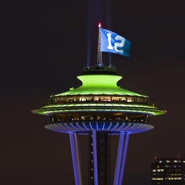 SeattleONTap's tweet image. I'm so ready for a Seahawks PLAYOFF Blue Friday with the 12 Flag on the Space Needle 🔥
