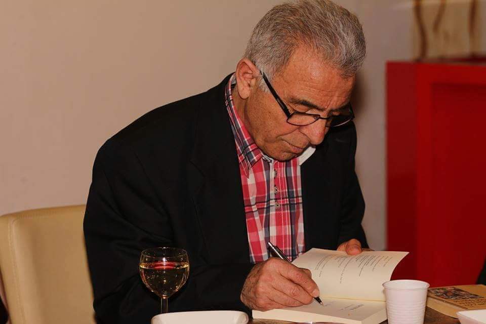 edebiyatbahcesi.net/kose-yazisi/40…
Balad Şiir Vakfı ile Ali Gümüş Söyleşi
BŞV: Öncelikle bize kendinizi tanıtır mısınız? Bilhassa öz geçmişiniz ve günlük yaşamınıza dair birkaç ufak ayrıntıyı paylaşır mısınız?