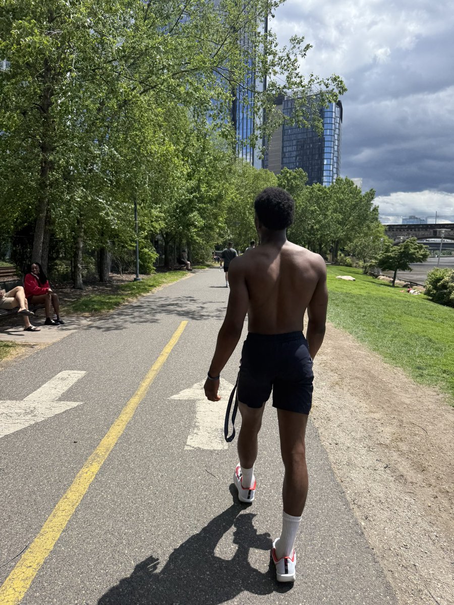 Ben___XI's tweet image. Humpday