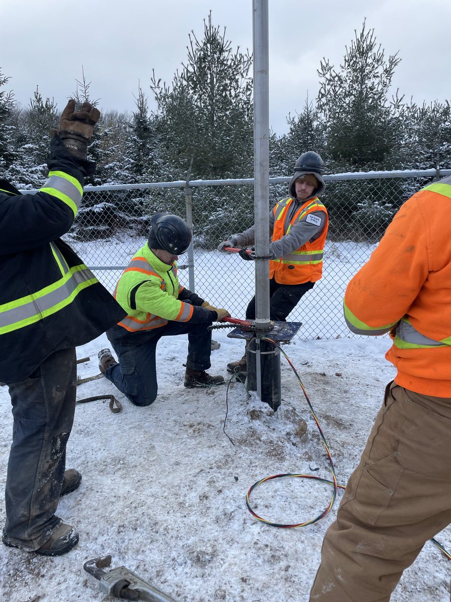 Along with water well installations; domestic, commercial and municipal, #AardvarkDrilling also offers maintenance and rehabilitation services for such wells. Whatever the season! Pictured: Aardvark pump crew installing a pump in a refurbished well at Walter’s Falls last January.