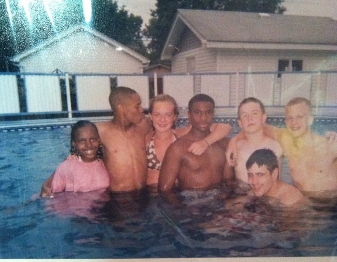 Who knew back in 2006 I’d be blowing kisses to the girl I would end up marrying lol