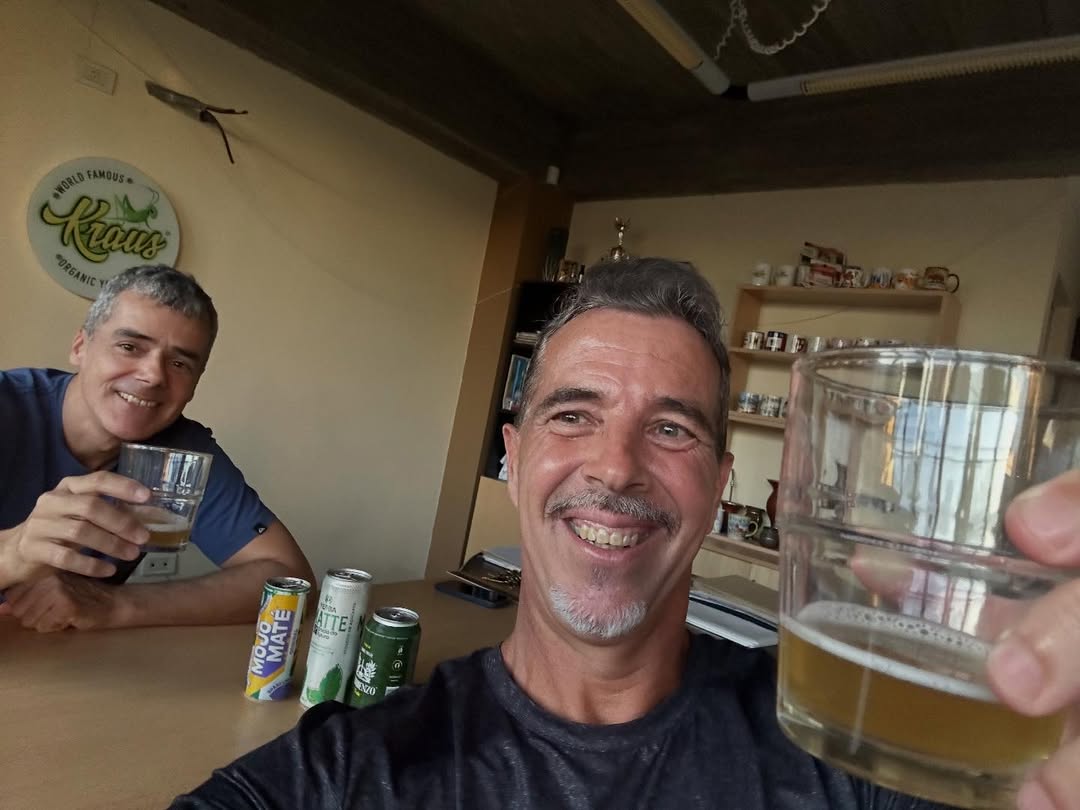 Resultado cata Bebidas de Yerba Mate Orgánica

🥇Argentina🇦🇷 con #mathienzo Oro Verde🏆
🥈Alemania🇩🇪 con #MojoMaté🥈
🥉Brasil🇧🇷 con #YerbaMatte

Cata bebidas #yerbaorganica con los directores <a href="/KrausYerbaMate/">Kraus Yerba Mate</a> #MiltonKraus y #asociación Ruta de la Yerba Mate #AlejandroGruber