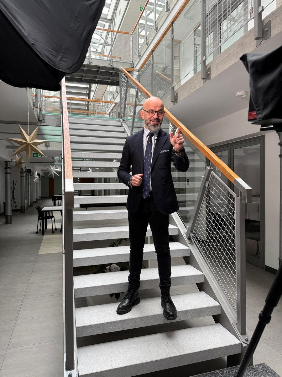 Dziś naprawdę solidny dzień pracy.

Za nami nagrania materiałów wideo promujących nadchodzący webinar organizowany przez Investrade Holding. 

Temat nieprzypadkowy: OZE i spółdzielnie energetyczne, ale pokazane od strony decyzji, konsekwencji i realnych modeli działania, a nie