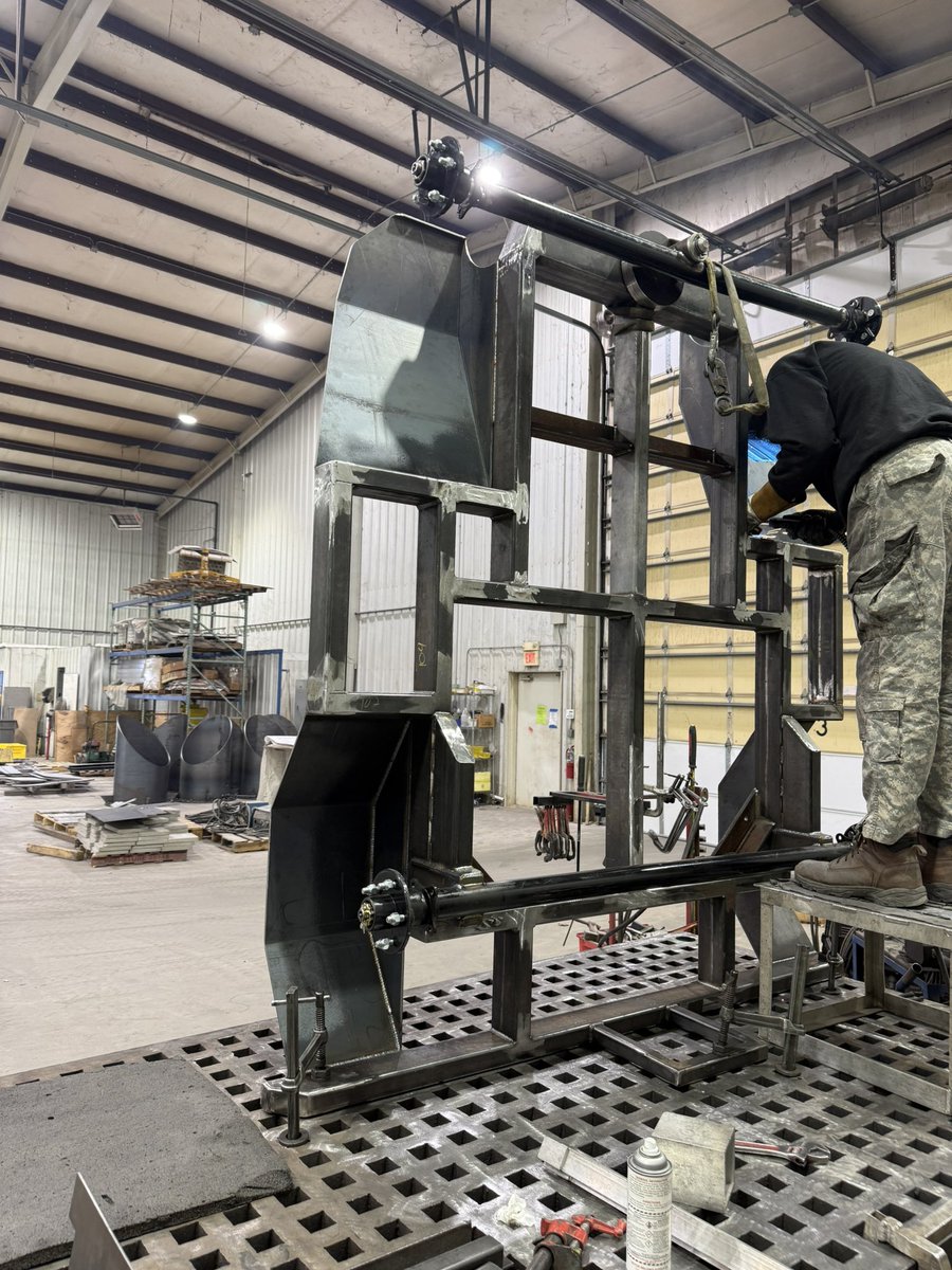 jonwerthen's tweet image. Standby.. critical ground support equipment for America’s largest airline incoming!