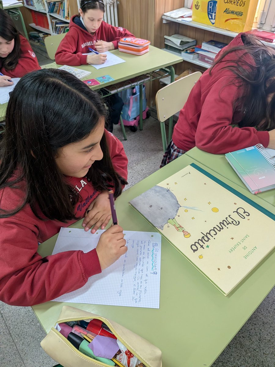 ColegioRafaelaM's tweet photo. Será un camino lleno de retos, sorpresas y preguntas importantes sobre la amistad, los sueños y la forma de ver el mundo 🌍💛
¿Estáis preparados para mirar con ojos de principito y aprender como nunca? 
¡La aventura acaba de comenzar! #planlector #colegio #yosoydelrafaelamª https://t.co/HyQEK0OOXE
