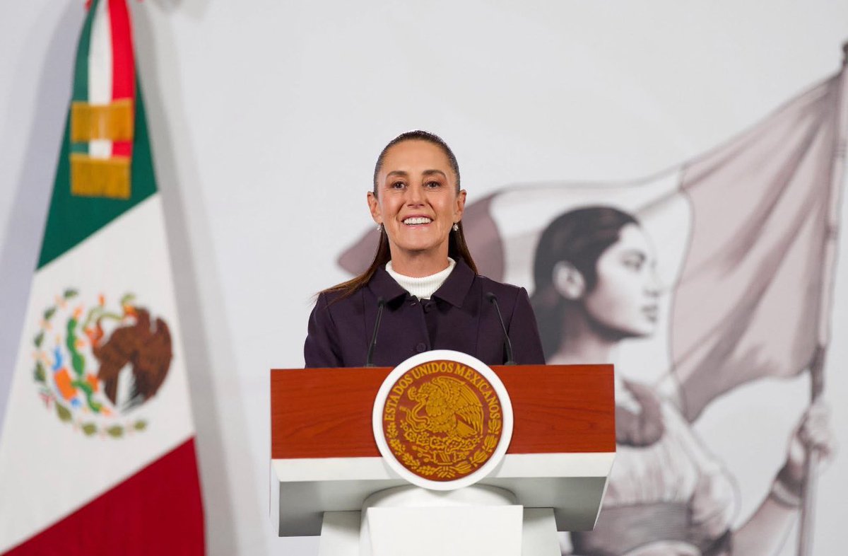 jabnelym's tweet photo. Junto con la Presidenta de Mexico, Dra. @Claudiashein informamos los avances del Programa Vivienda para el Bienestar en la #MañaneraDelPueblo, 

Informé sobre los avances del @FOVISSSTEmx en el 2025: 

⚖️ Programa de Justicia Social de condonaciones y liquidaciones segunda etapa al 73% de avance.
 
 📞 💻 Campaña Nacional de Actualización de Datos el primer paso para acceder al Programa de Justicia Social. 

Nuevo Porgrama de crédito : Fovissste Mujeres, Renovavissste y Tú Construyes. 

🤝Fovissste en tu Comunidad y en tu oficna para llegar a donde está la derechohabiencia.

🏗️ Programa de Vivienda para las y los trabajadores con los menores ingresos.

Es un honor ser parte de este equipo y de servir a la derechohabiencia . 💜

#FovisssteEsTuDerechoco