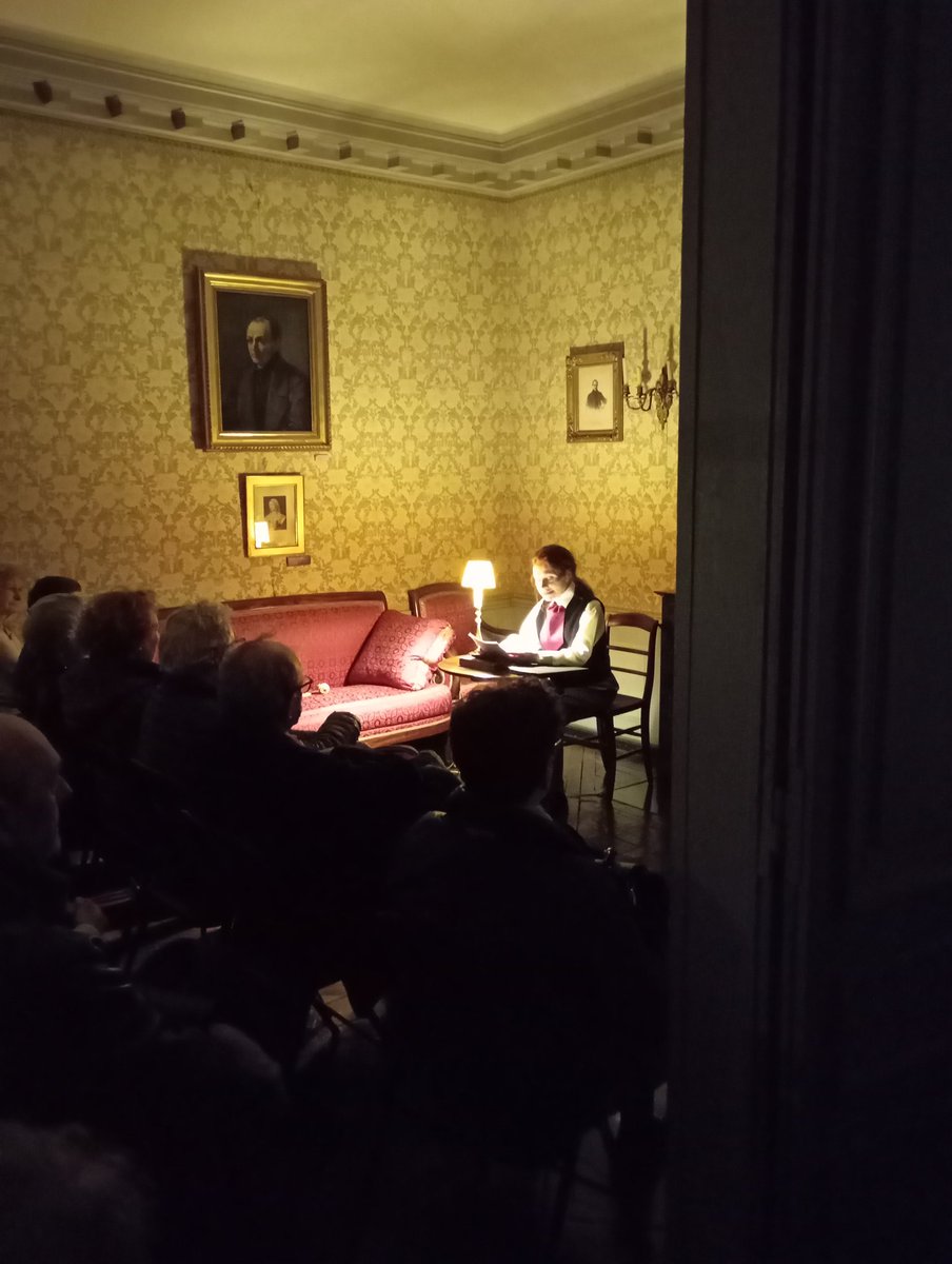augustecomte75's tweet image. [EN COURS] Lecture de "Prière sur l'Acropole" d'Ernest Renan par Isabelle Mentré, dans l'appartement d'Auguste Comte.