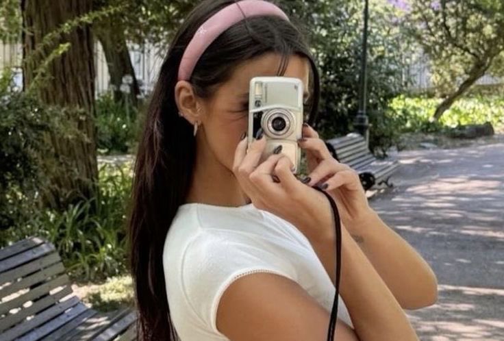 lilorenotes's tweet image. ⌕: #collegetwt | #studytwtbr | #booktwt | #studytwt 

𐙚 ari, ela/dela, 06’
𐙚 acadêmica de direito
𐙚 criadora de conteúdo nas horas vagas
𐙚 foco: estudos, idiomas e rotina

‹𝟹: livros, sabrina carpenter, enhypen, f1, filmes, fotografia, doramas, edits &amp;amp; etc

↺/♡ moots