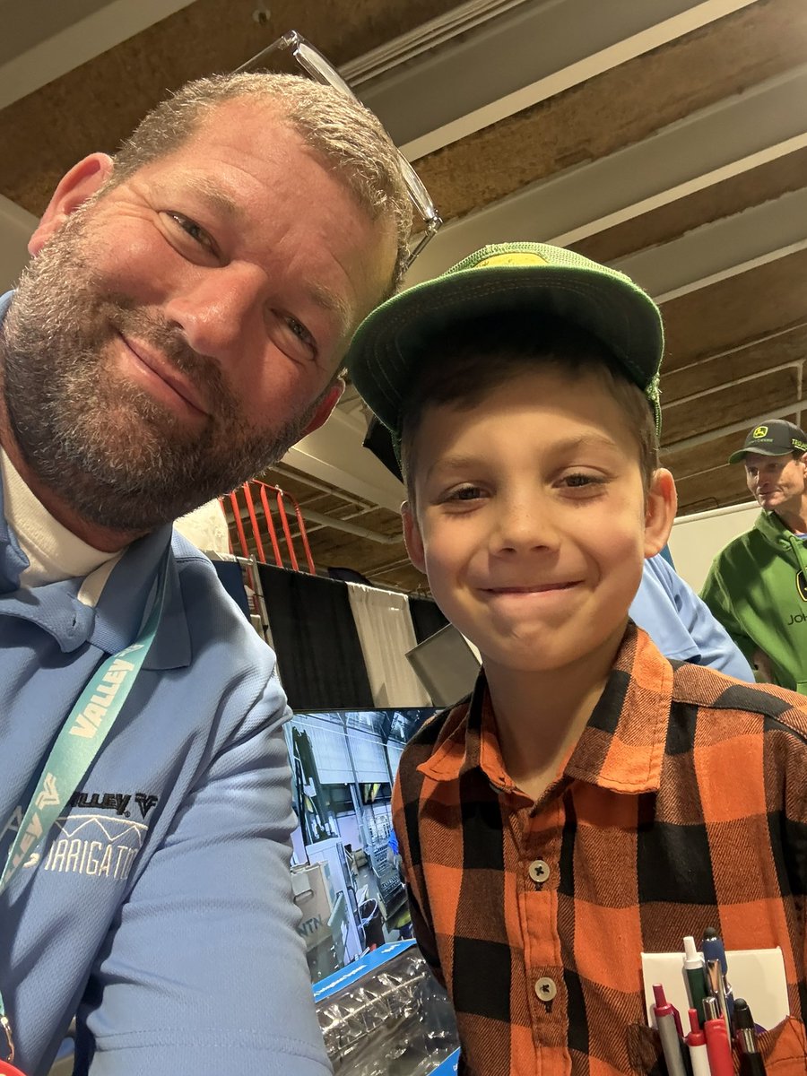 FarnhamFarms's tweet photo. Just got to meet Jackson. #justajacksonthing #AgTwitter
@JohnDeere
https://t.co/HrP29Q1Pvg https://t.co/gLyTR6vUfk