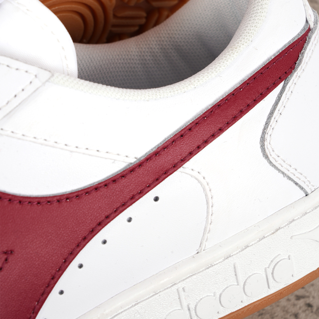 casualclassics's tweet photo. The classic trainer, Diadora MB Elite in fresh white leather with burgundy details are now on offer for £69! Shop this bargain now 👉🏻 https://t.co/fKlwYM7JPm
.
.
#80scasualclassics #diadora #mbelite #trainers https://t.co/hE7MYyA7Ic