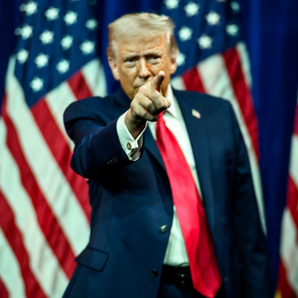 BoLoudon's tweet image. 🚨BREAKING: President Trump has a HIGHER APPROVAL RATING than BOTH Barack Obama and George W. Bush one year into the second term, per RCP.

We the people LOVE President Trump!

Follow: @BoLoudon