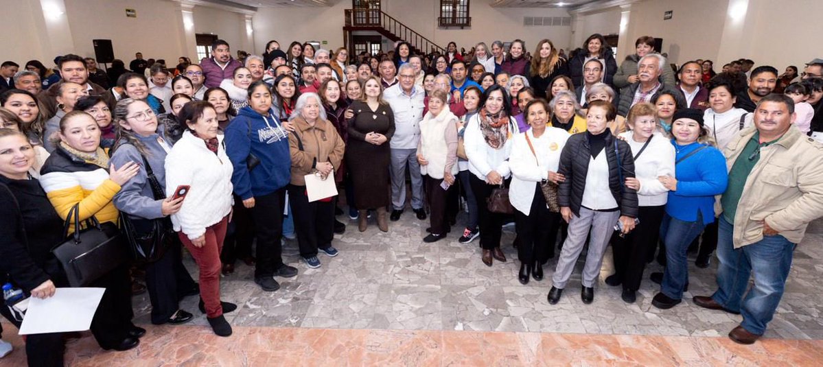 En #Monclova, #Coahuila, el Srio. Gral. del #SNTE, Mtro. Alfonso Cepeda Salas, sostuvo una reunión con la sección <a href="/snte_38/">Sección 38 SNTE COAHUILA</a>, encabezada por la Profa. <a href="/iselaMat38/">isela Licerio</a>, fortaleciendo la unidad y el compromiso con los trabajadores de la educación. 🤝📚