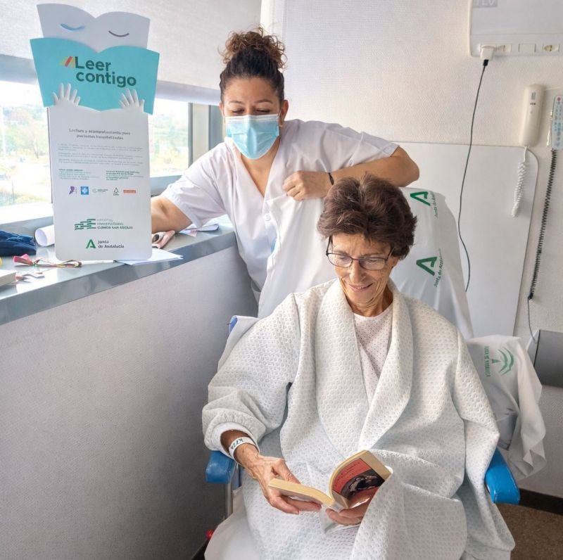 📚 ‘Leer Contigo’ sigue creciendo

El proyecto ya está activo en Digestivo y en febrero llegará a Medicina Interna. Lectura como acompañamiento para personas hospitalizadas.

📩 Voluntariado o donación de libros: proyectoleercontigogr@gmail.com
🔗 husc.es/noticias/el-pr…