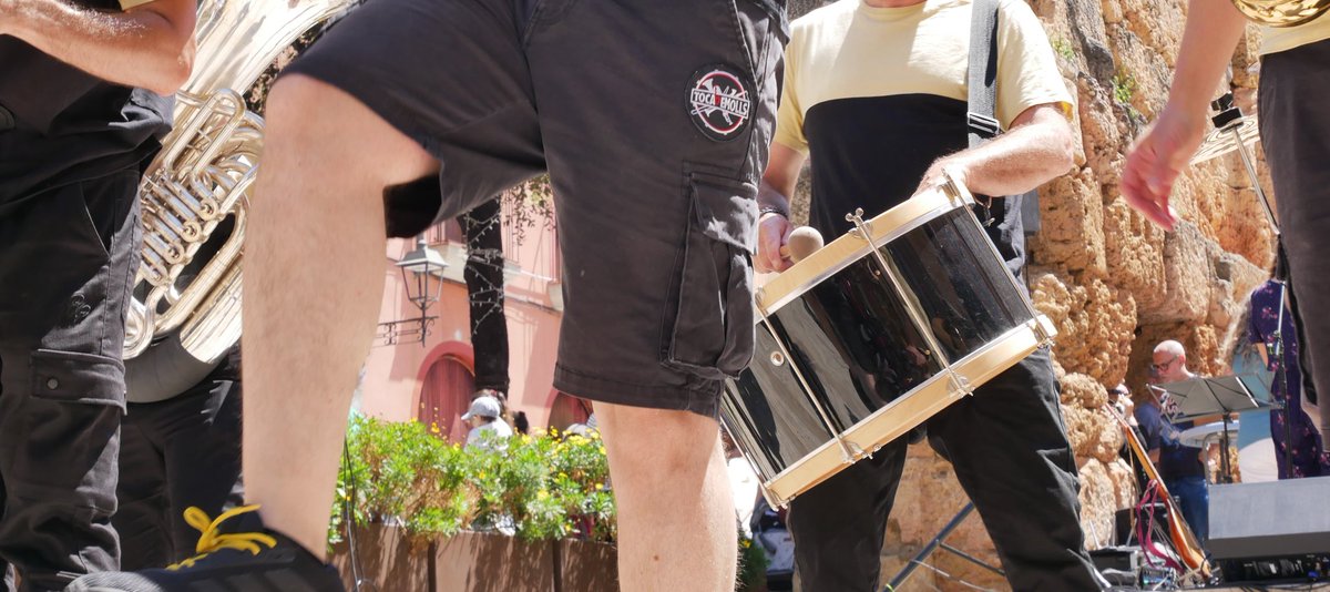 No estaba muerto estaba de parranda!
💛💛💛💛💛💛💛💛💛💛💛💛💛

Senyores i senyors....
1 mes i Carnaval!

Moooooltes coses aquest 2026

Atents🫨🫨🫨🫨🫨🫨