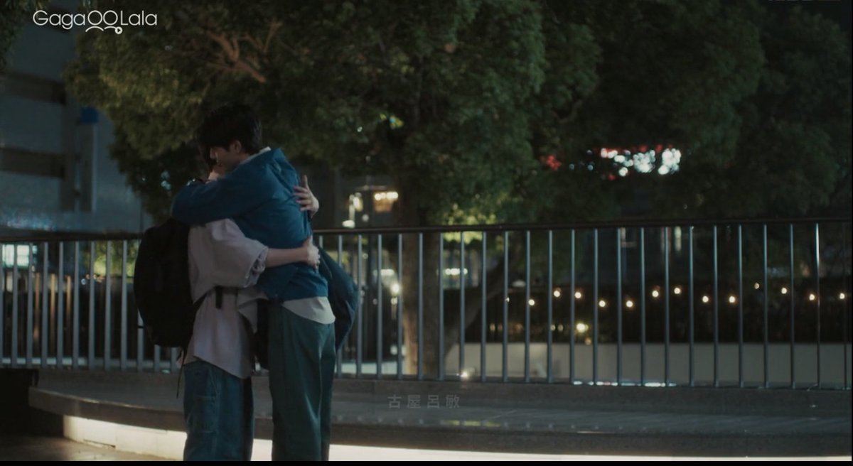 two_colour's tweet photo. NOW THIS WHAT I CALLED A REAL "HUG" 😭😭👊🏻👊🏻👊🏻 HUG THEM TIGHTLY, AND LEAN YOUR CHIN ON THEIR BROAD 😩😩 MINATO LOOKS LIKE HE REALLY RECHARGING HIMSELF... AAAAAAA🅰️🅰️🅰️🅰️🅰️🦅🦅🦅🦅😩😩😩💓💓💓💓🫠🫠🫠🫠 I CANT IM SO WEAK FOR THIS #CountdownToYes #ドラマ同棲まで #CountdownToYesEp1 https://t.co/y9UcHpFOXE