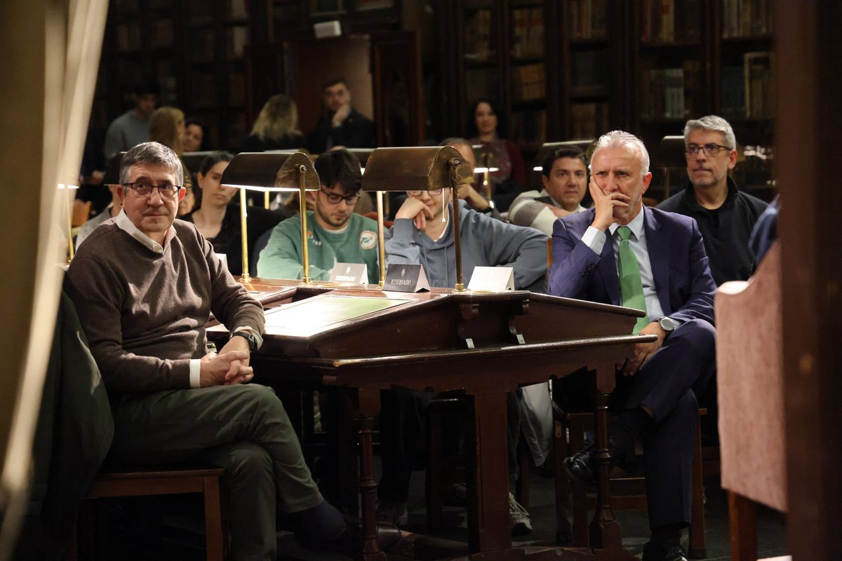 Felicidades, <a href="/JGALLEGOonfire/">JesúsGallego🐬</a>, por la publicación de tu segunda novela, 'Náufragos del cielo'. 

Con este libro, Jesús mantiene viva la memoria de la tragedia del Avianca 011, en la que fallecieron 181 personas. 

Espero que tu carrera como escritor nos siga dando obras así de