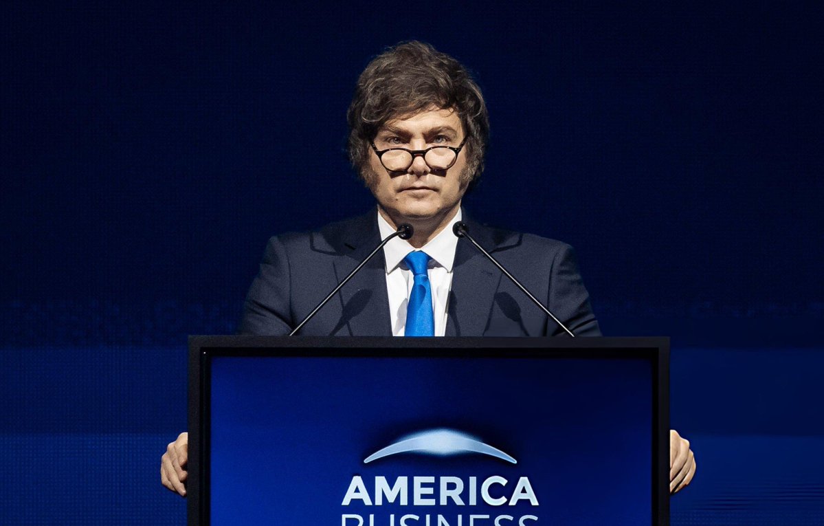 Arjantin başkanı Javier Milei:

"Devlet bir yalandır, devletin zenginlik ürettiği fikri de öyle. Devlet hiçbir şey üretemez, devlet yalnızca zenginliği yok eder ve yaptığı tek şey, başkalarından çalıp bunu dostları arasında dağıtmaktır."