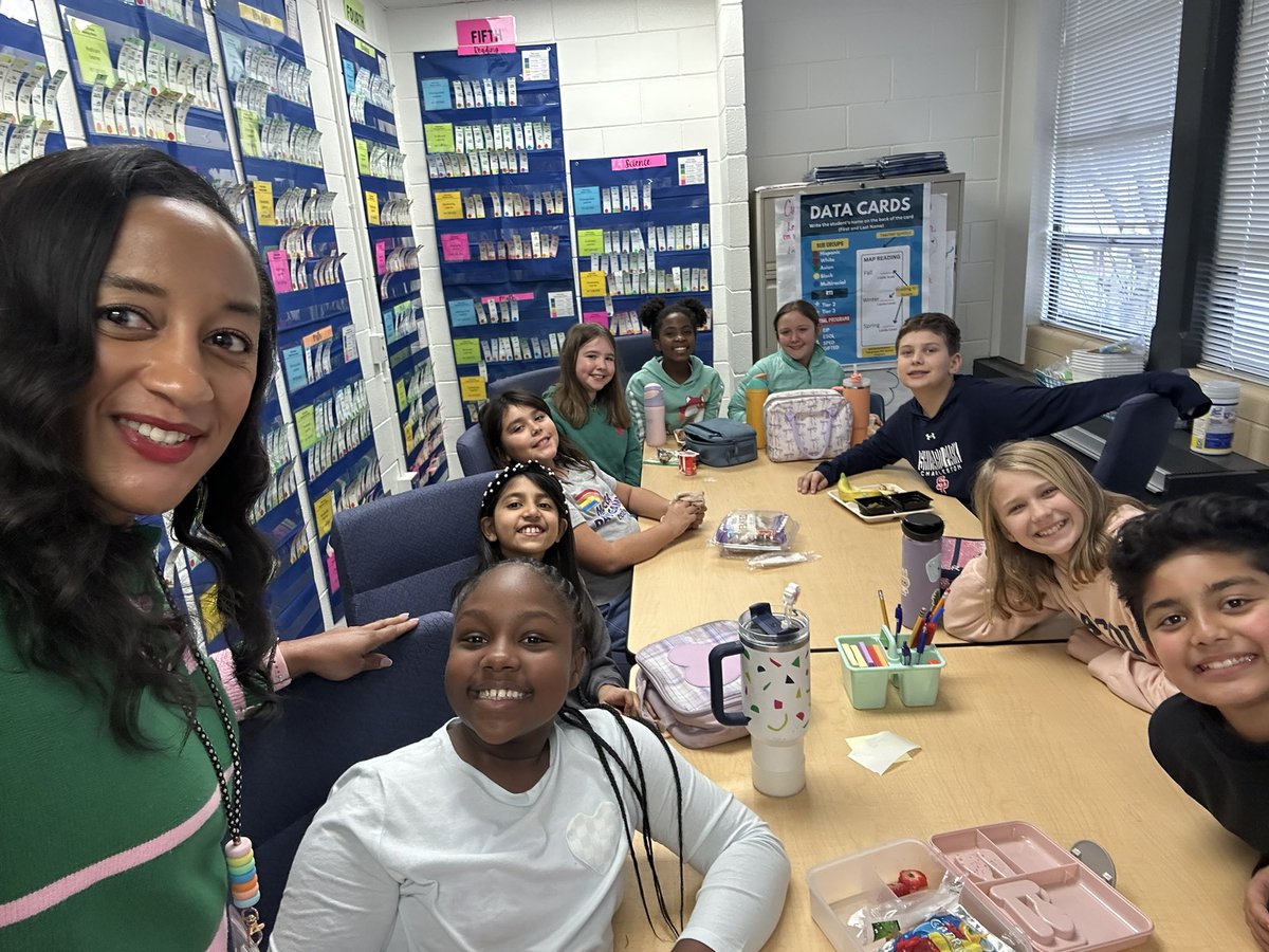 sagamore_hills's tweet photo. It is pure enjoyment meeting with this amazing group of students during our Principal’s Leadership Roundtable. Their voices matter, their ideas inspire, and their leadership shines bright. Student voice is at the heart of all we do. @DeKalbSchools @COSDeKalbCounty @DCSDRegion1 https://t.co/HEDYUITot9