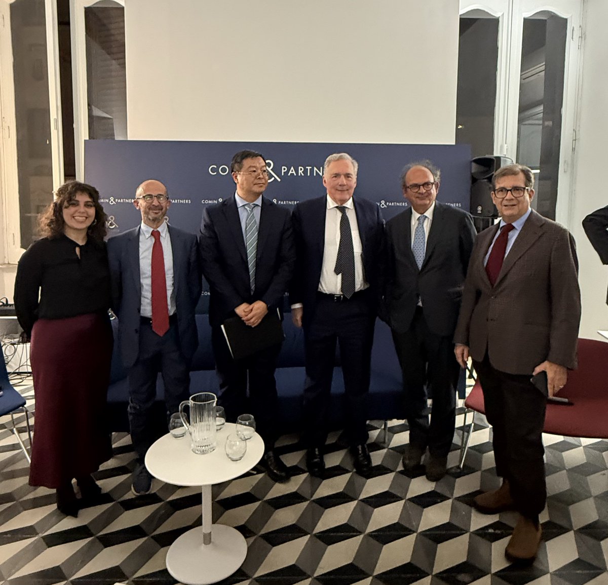 Comin & Partners tweet media