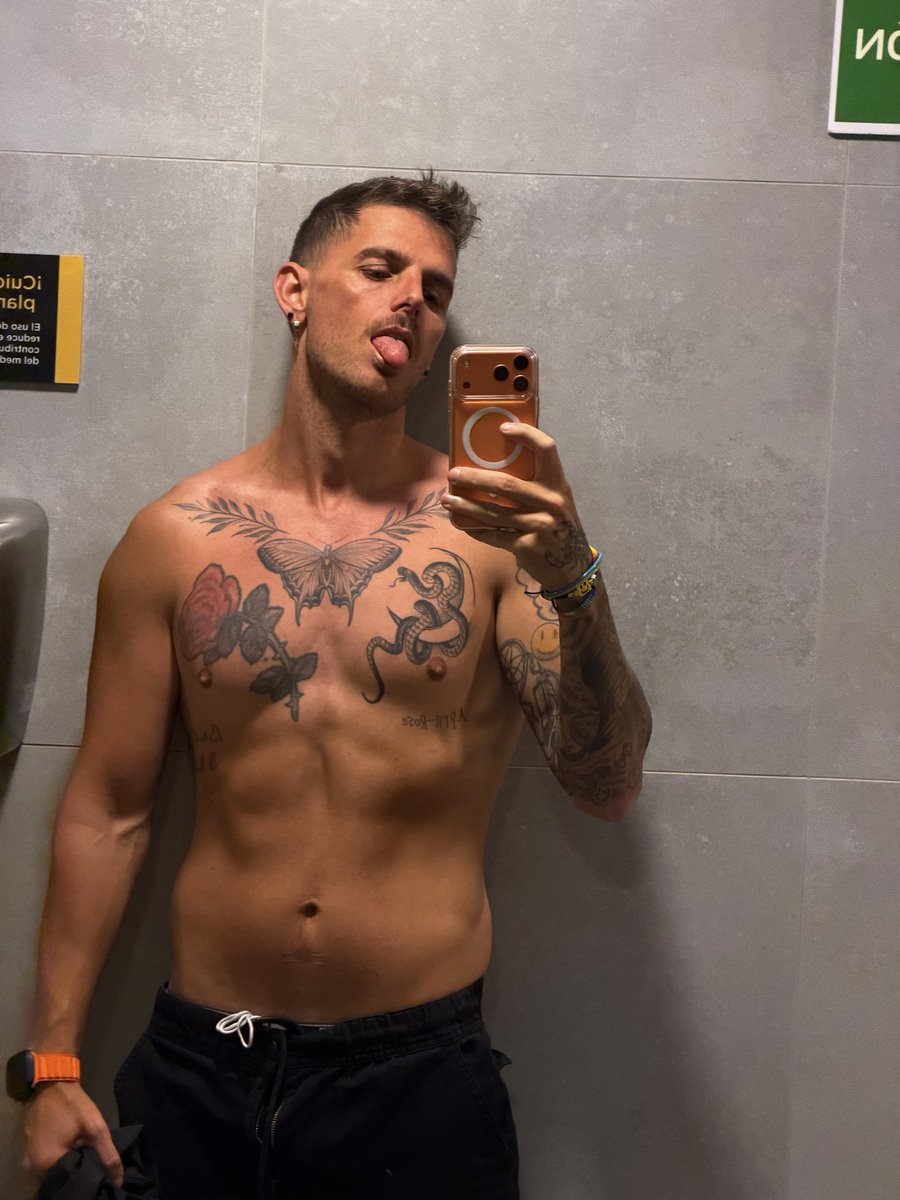 Only Mark tweet media