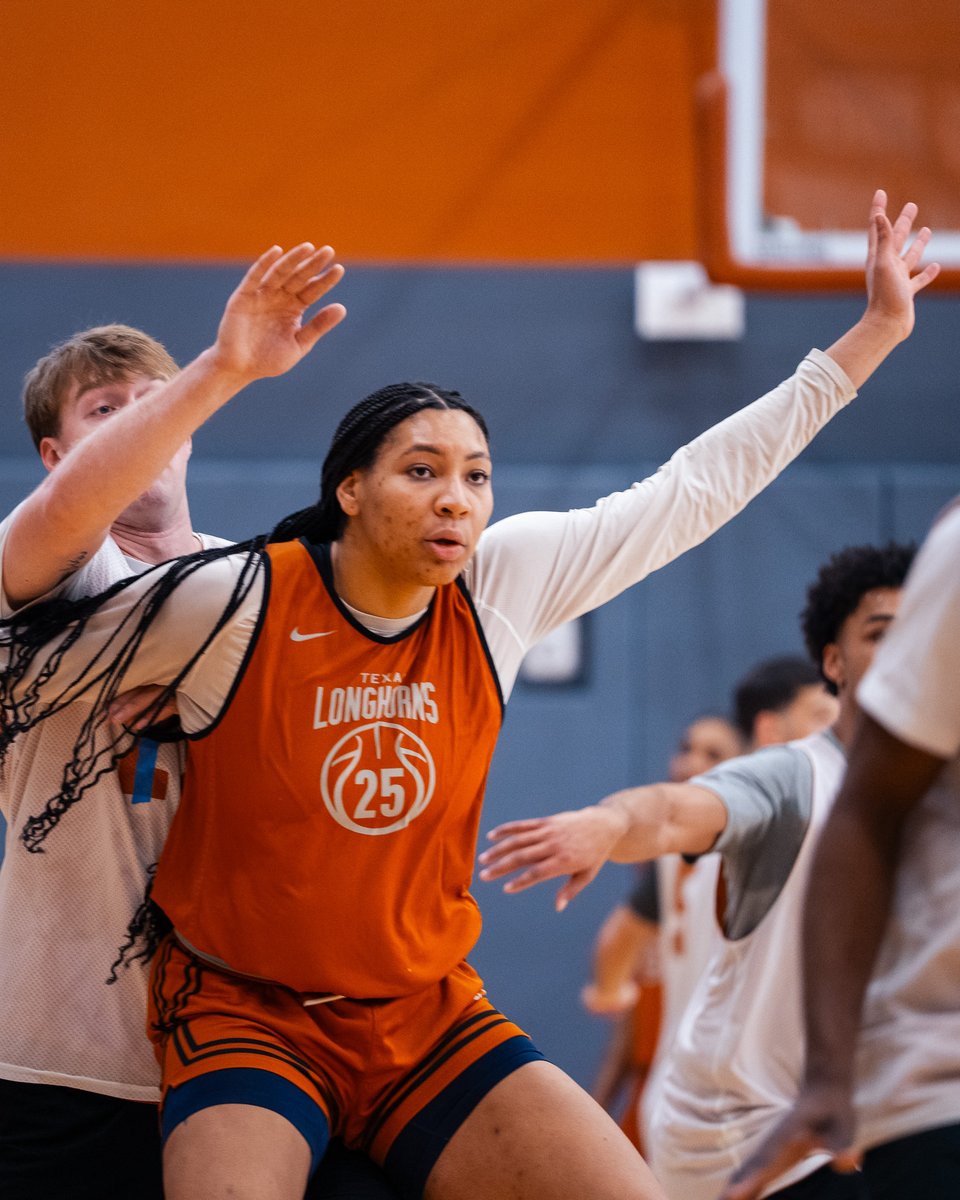 TexasWBB's tweet image. straight back to work 🤘

#HookEm